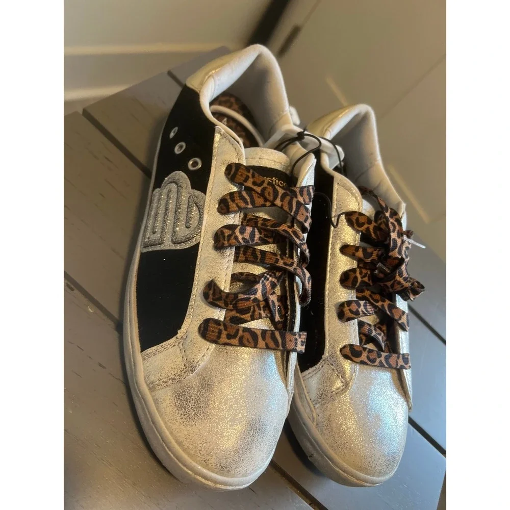 NEW Justice glitter leopard black and silver and gold Court Sneaker, Size 4 girl